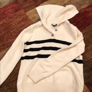 American Leaving Women’s M Sweater